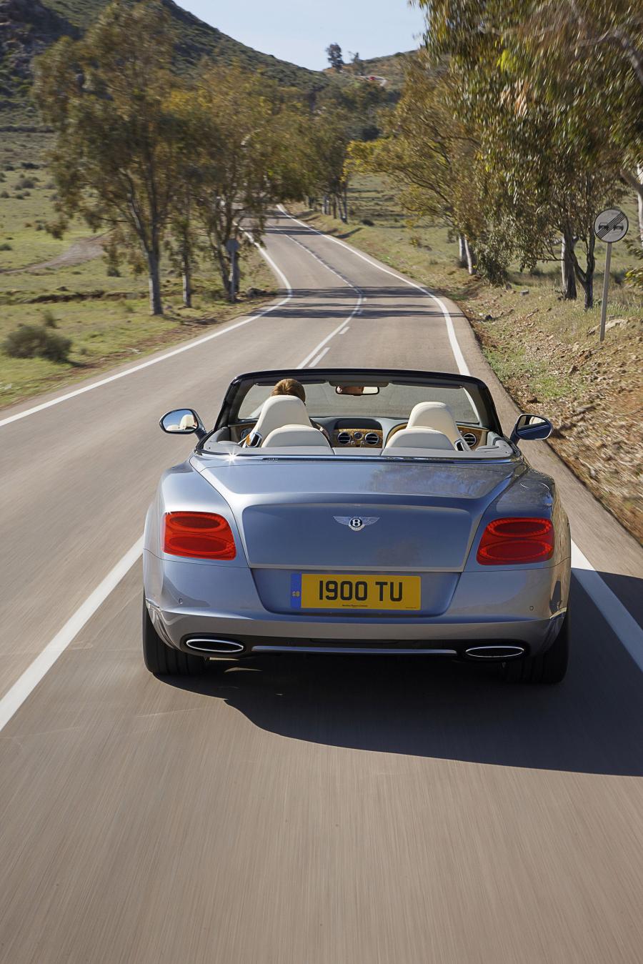 Bentley Continental GT Convertible 2011 года  (фото 31 из 37)